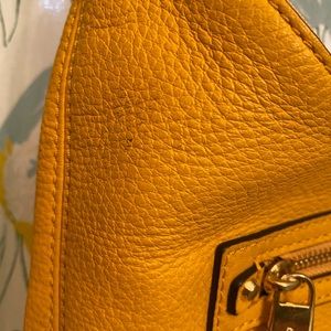 Michael Kors Bags - MK Crossbody Purse. Michael Kors Bags - MK Crossbody Purse.